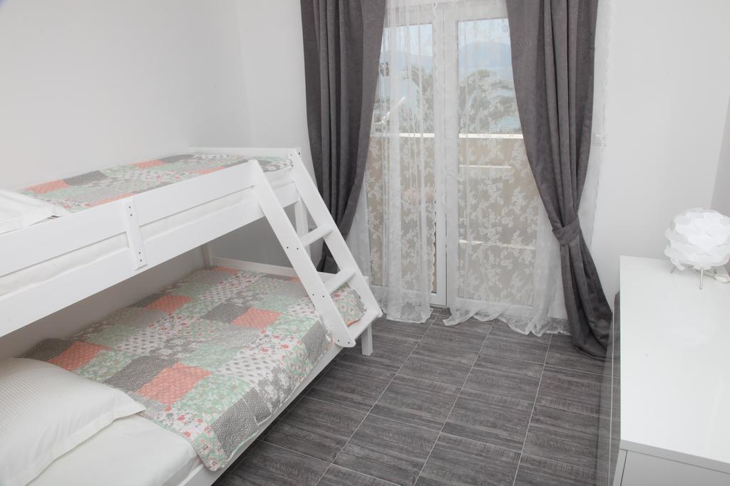 Apartments Mare 그라다츠 외부 사진