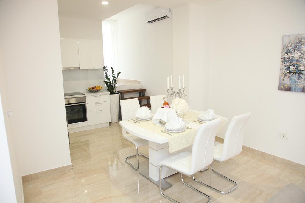 Apartments Mare 그라다츠 외부 사진